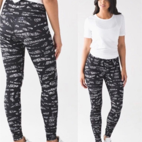 LIKE NEW! Hi-Rise Wunder Under Pant - Picture 2 of 12